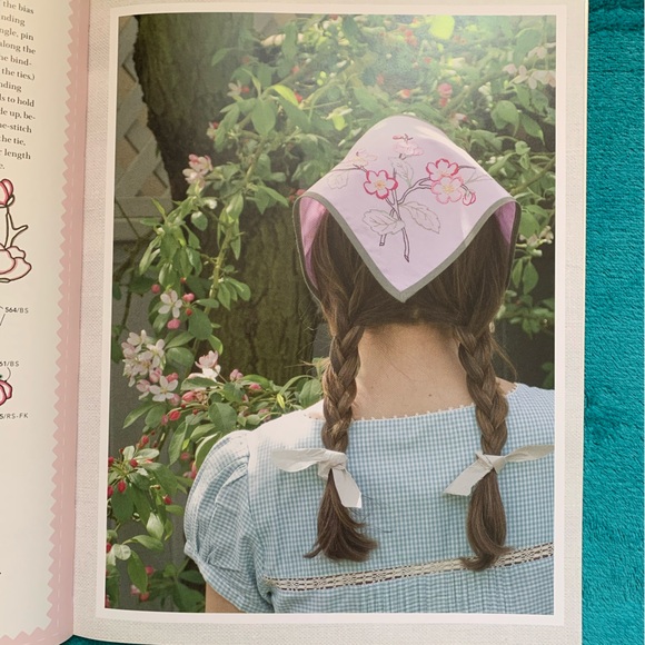 Embroidery Instruction Book - Picture 8 of 11